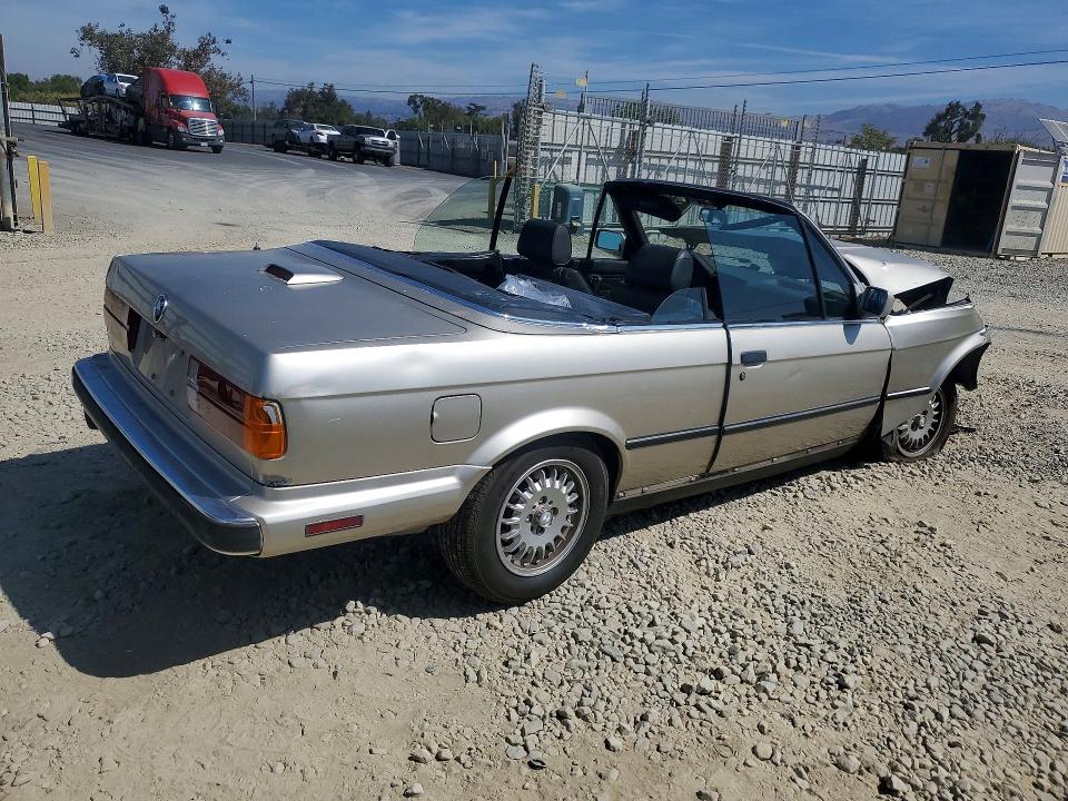 Photo 3 from auction – 1989 BMW 325 with VIN WBABB1309K8274383