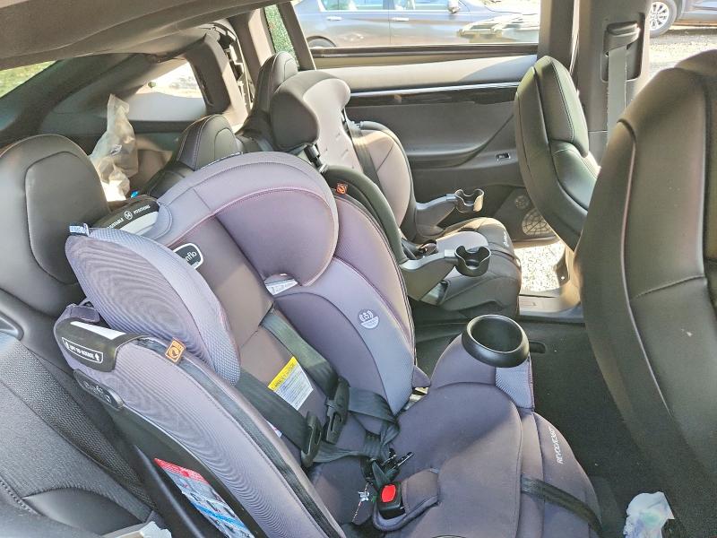 Photo 11 from auction – 2018 TESLA MODEL X with VIN 5YJXCAE22JF101260