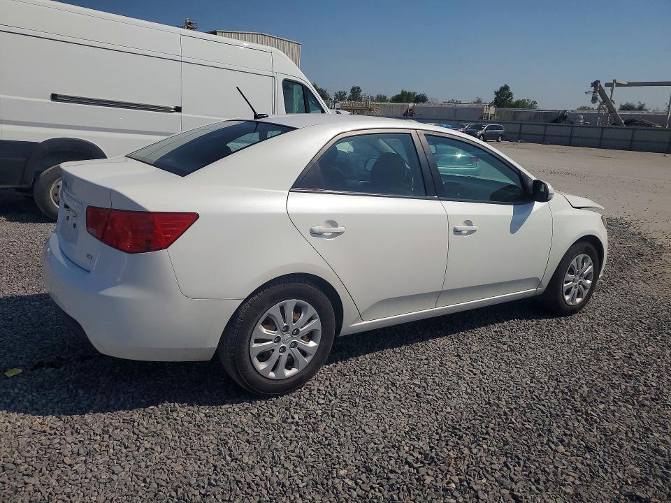 Photo 3 from auction – 2012 KIA FORTE with VIN KNAFU4A2XC5630148