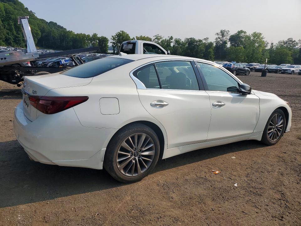 Photo 3 from auction – 2018 INFINITI Q50 with VIN JN1EV7AR0JM432033