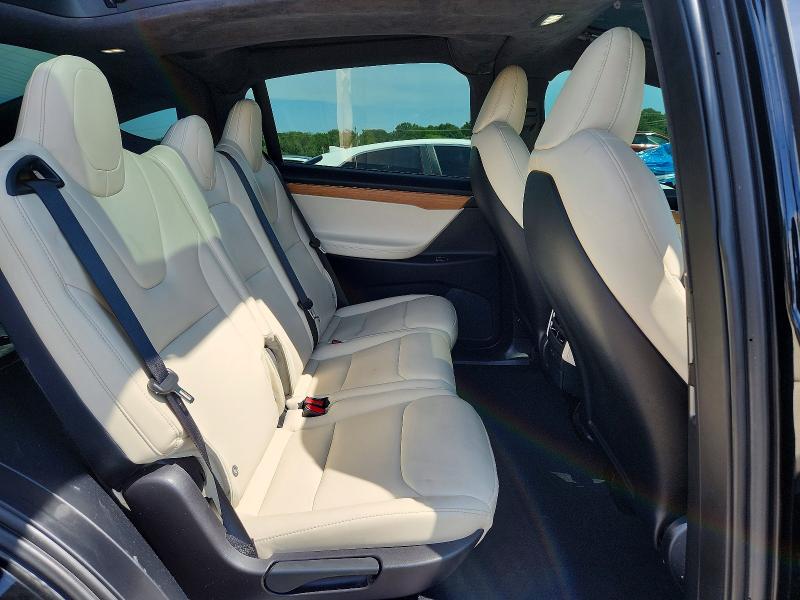 Фото 11 с аукциона – 2020 TESLA MODEL X с VIN 5YJXCDE49LF262520