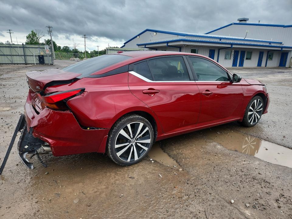 Photo 3 from auction – 2021 NISSAN ALTIMA with VIN 1N4BL4CW9MN375083