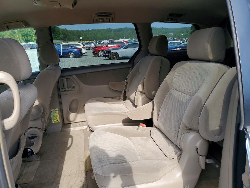Photo 11 from auction – 2005 TOYOTA SIENNA with VIN 5TDZA23C85S340152