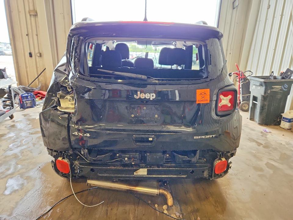 Photo 6 from auction – 2018 JEEP RENEGADE with VIN ZACCJBAB6JPH04611