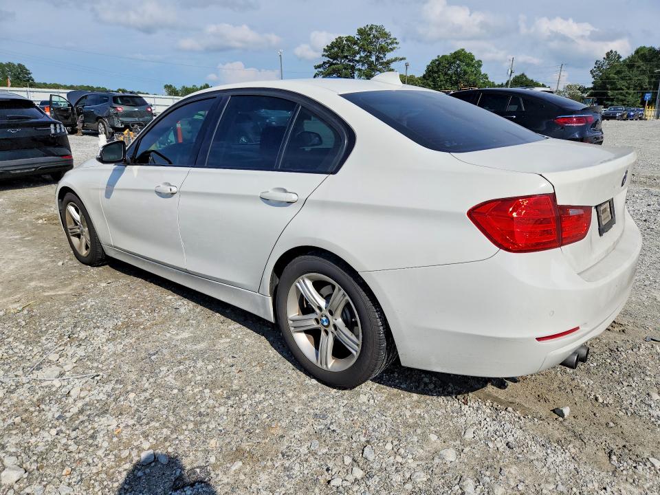 Photo 2 from auction – 2015 BMW 328 with VIN WBA3A5C52FF607180