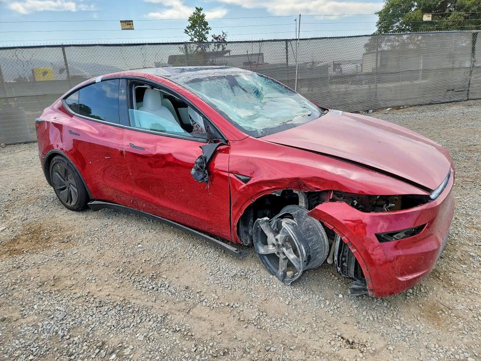 Foto 4 de la subasta – 2026 TESLA MODEL  Y con VIN 7SAYGDEE5TF368452