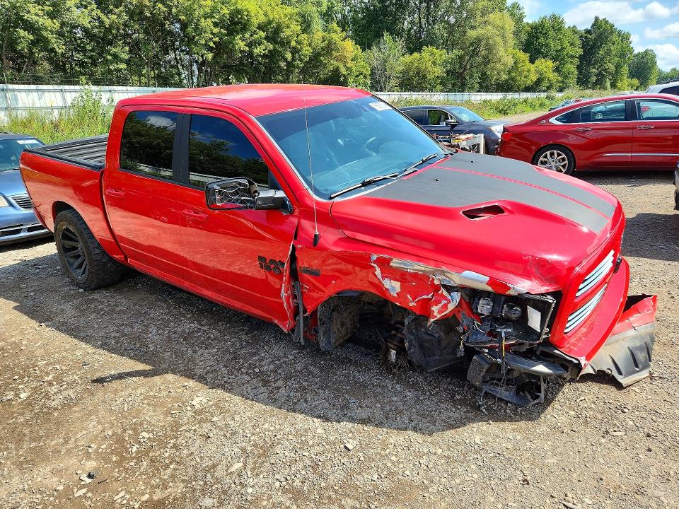 Zdjęcie 4 z aukcji – 2016 RAM 1500 z VIN 1C6RR7MT9GS223931