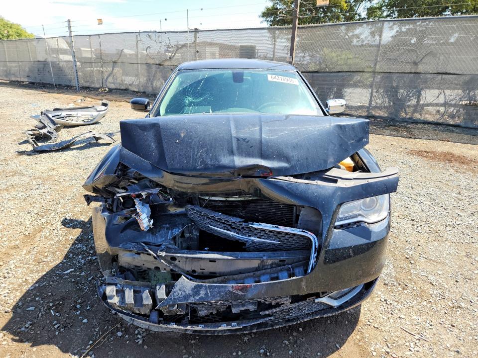 Photo 5 from auction – 2015 CHRYSLER 300 with VIN 2C3CCAAG9FH921759