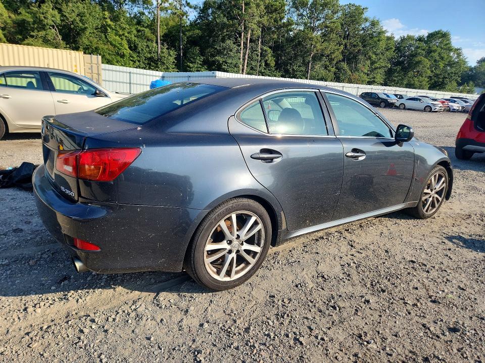 Photo 3 from auction – 2006 LEXUS IS with VIN JTHBE262462004952