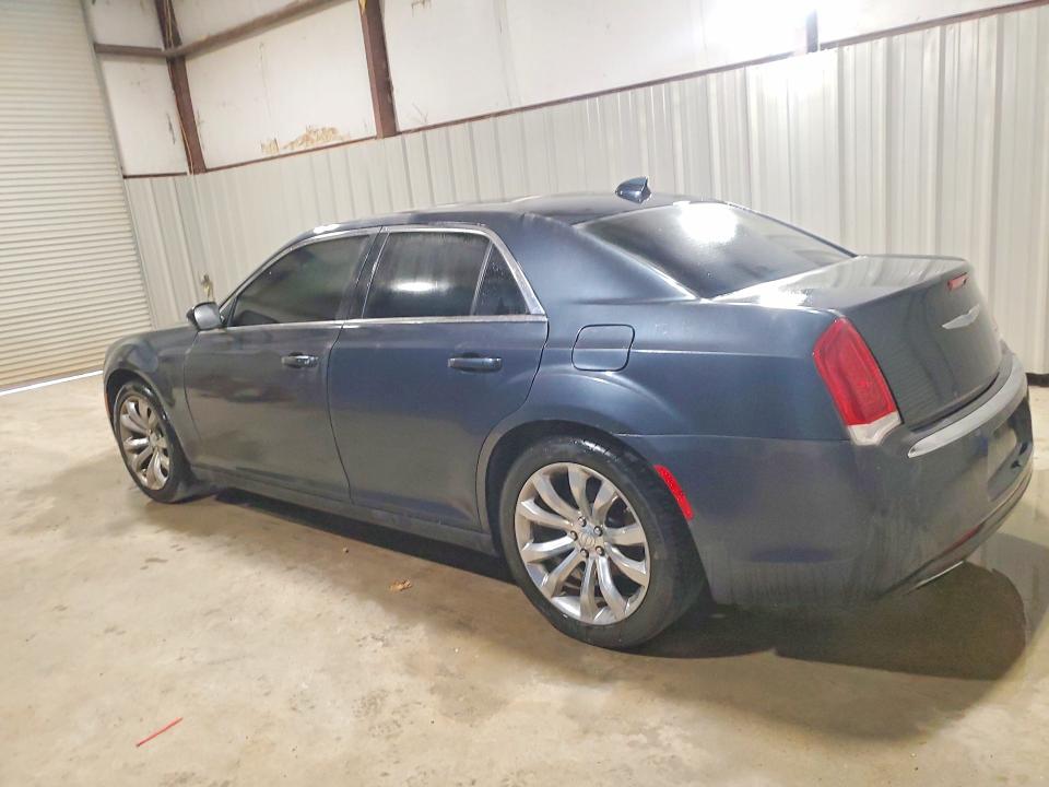 Photo 2 from auction – 2018 CHRYSLER 300 with VIN 2C3CCAAG0JH234212