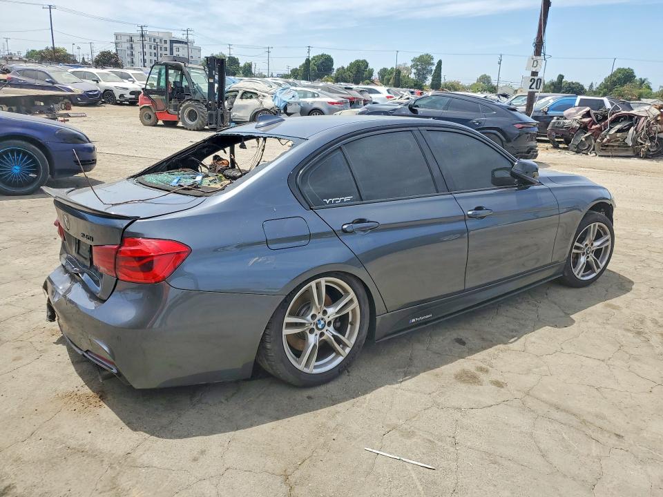 Photo 3 from auction – 2016 BMW 340 with VIN WBA8B3C5XGK383527
