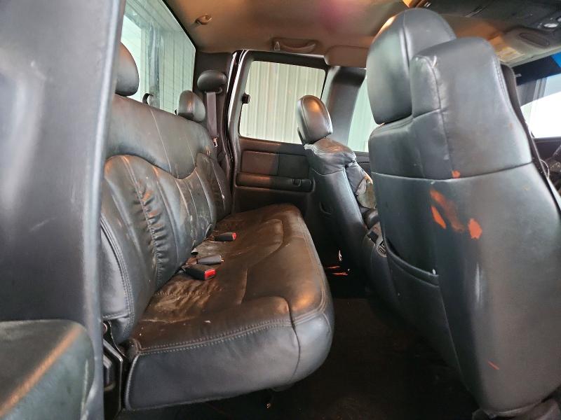 Photo 10 from auction – 2002 CHEVROLET SILVERADO with VIN 1GCHK29U52E257532