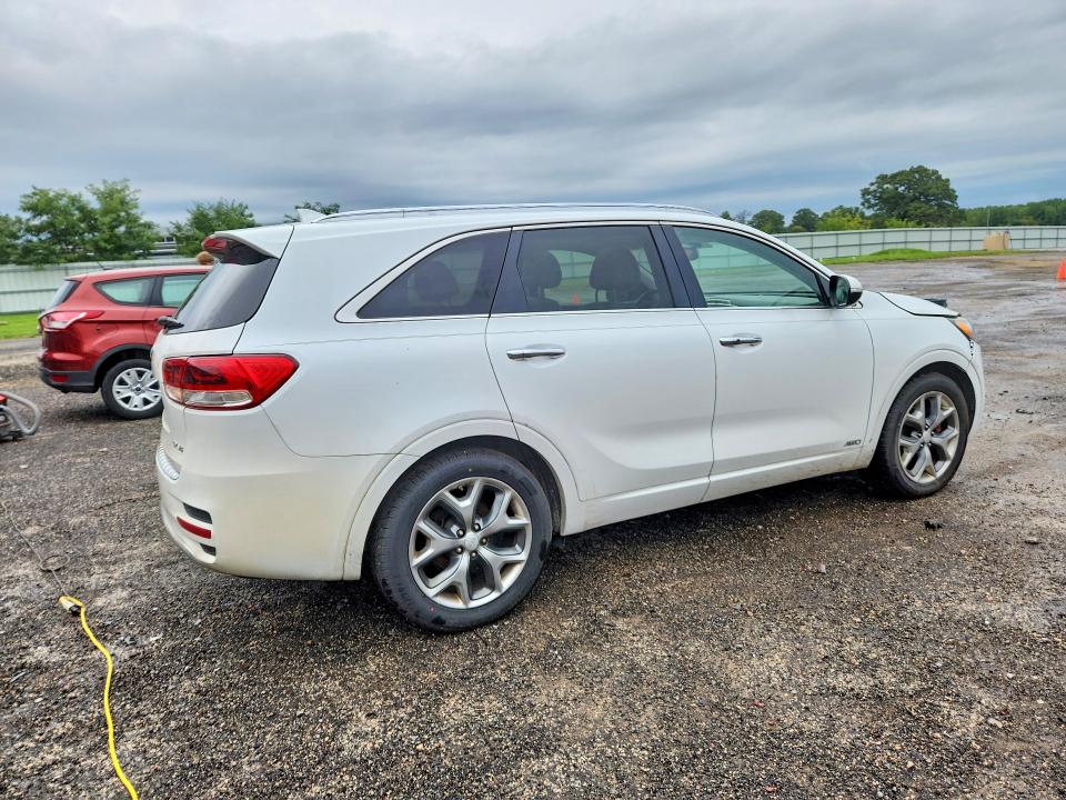 Photo 3 from auction – 2016 KIA SORENTO with VIN 5XYPKDA59GG088562