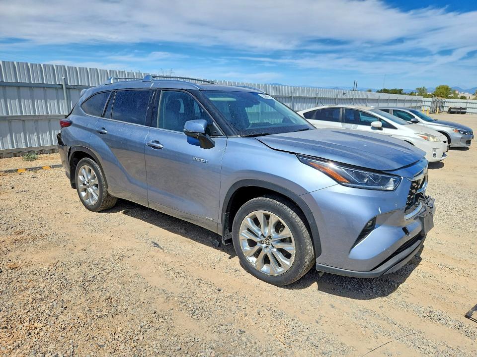 Photo 4 from auction – 2021 TOYOTA HIGHLANDER with VIN 5TDDBRCH9MS039092
