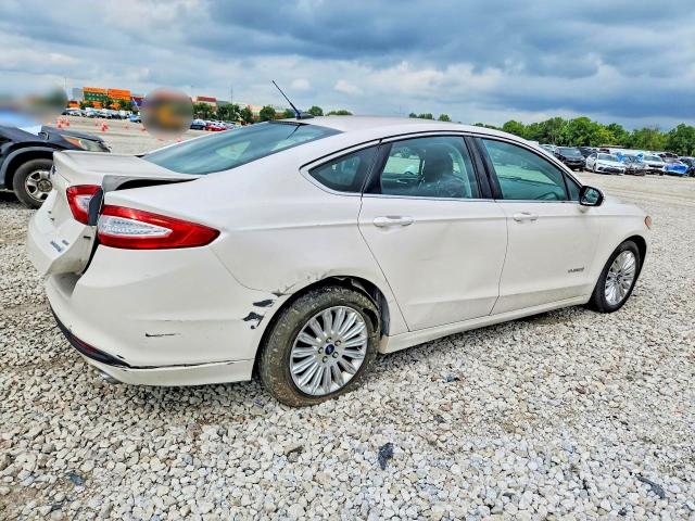 Photo 3 from auction – 2014 FORD FUSION with VIN 3FA6P0LU2ER352076