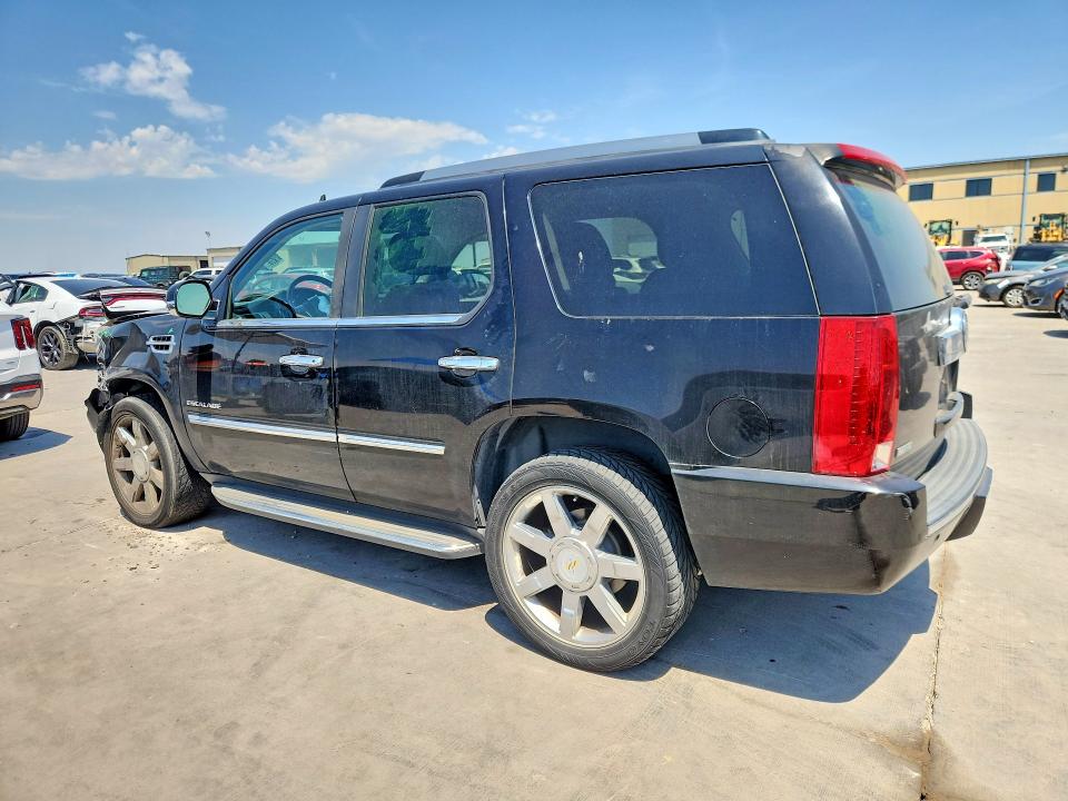 Photo 2 from auction – 2011 CADILLAC ESCALADE with VIN 1GYS3AEF1BR211364