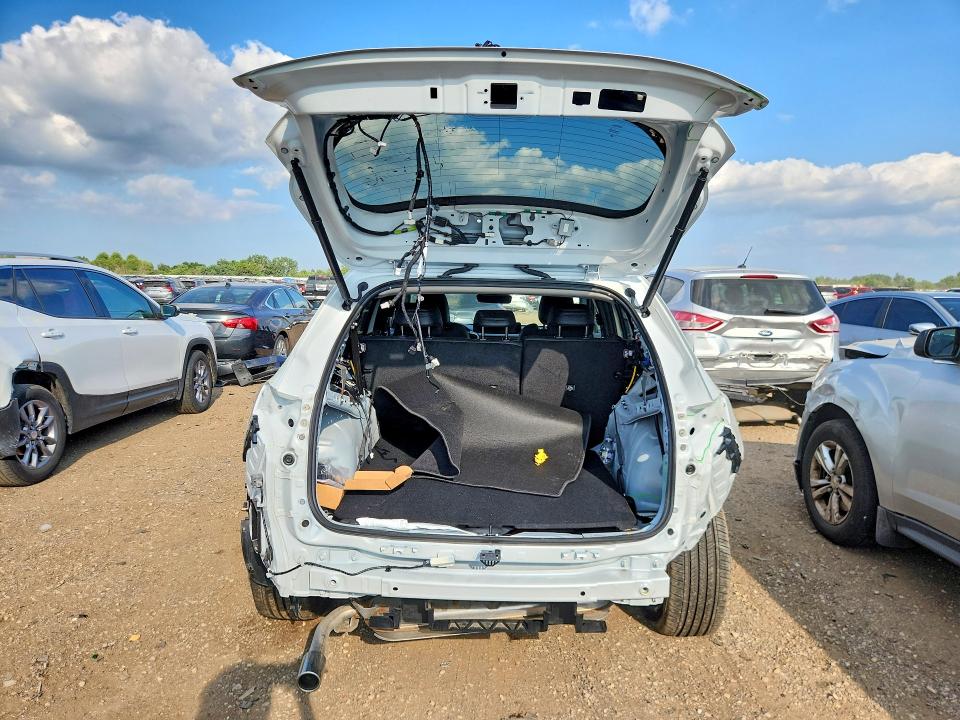 Photo 6 from auction – 2025 MAZDA CX-50 with VIN 7MMVABEM9SN330784