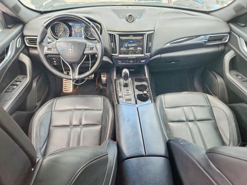 Photo 8 from auction – 2017 MASERATI LEVANTE with VIN ZN661XUS8HX262717