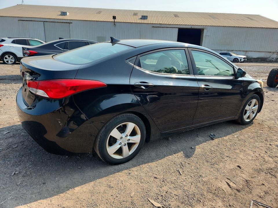 Photo 3 from auction – 2011 HYUNDAI ELANTRA with VIN 5NPDH4AE1BH040489