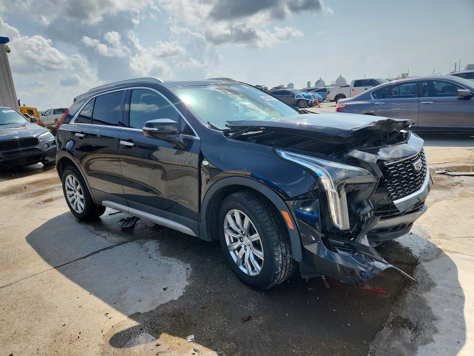 Photo 4 from auction – 2022 CADILLAC XT4 with VIN 1GYFZCR44NF100981