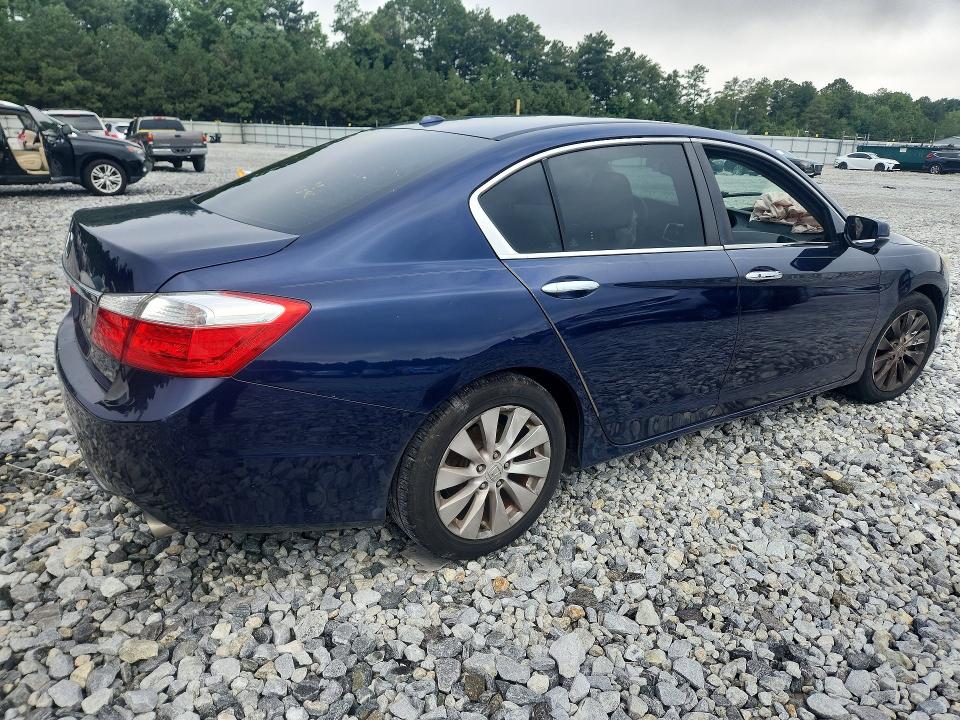 Photo 3 from auction – 2015 HONDA ACCORD with VIN 1HGCR2F81FA155947