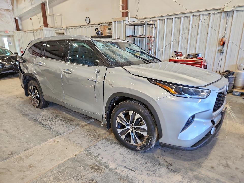 Zdjęcie 4 z aukcji – 2021 TOYOTA HIGHLANDER z VIN 5TDHBRCH7MS534750