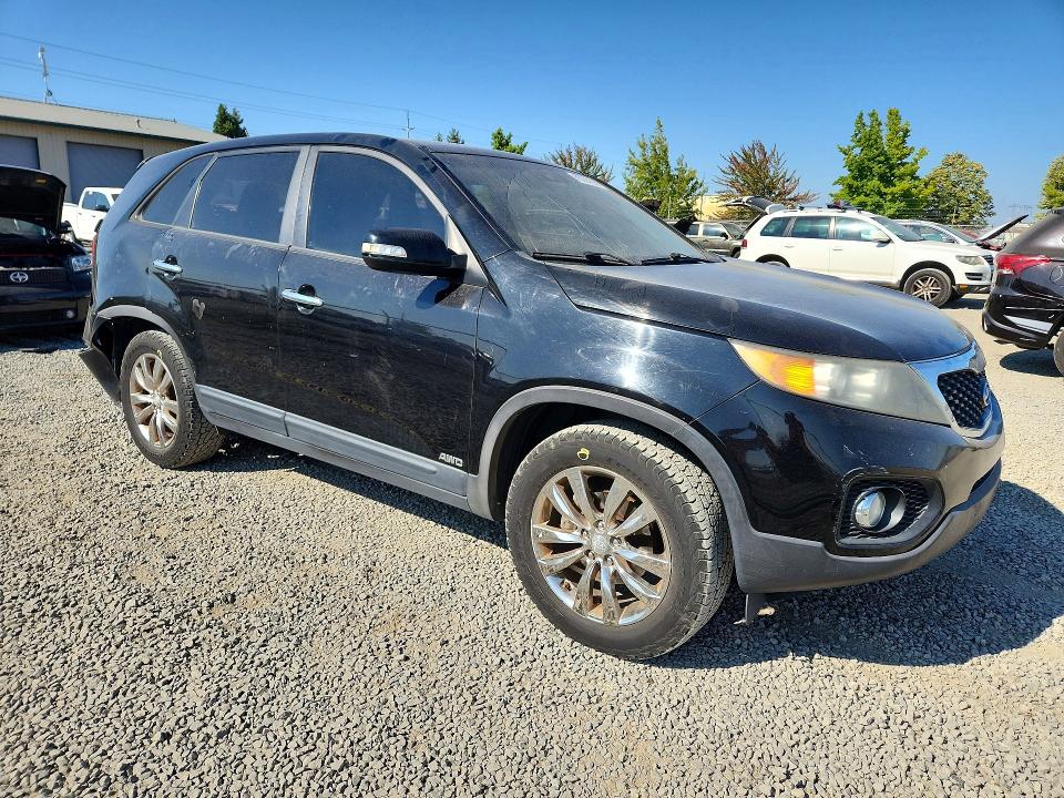 Photo 4 from auction – 2011 KIA SORENTO with VIN 5XYKUDA25BG023825
