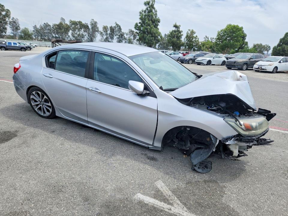 Photo 4 from auction – 2014 HONDA ACCORD with VIN 1HGCR2F52EA285014