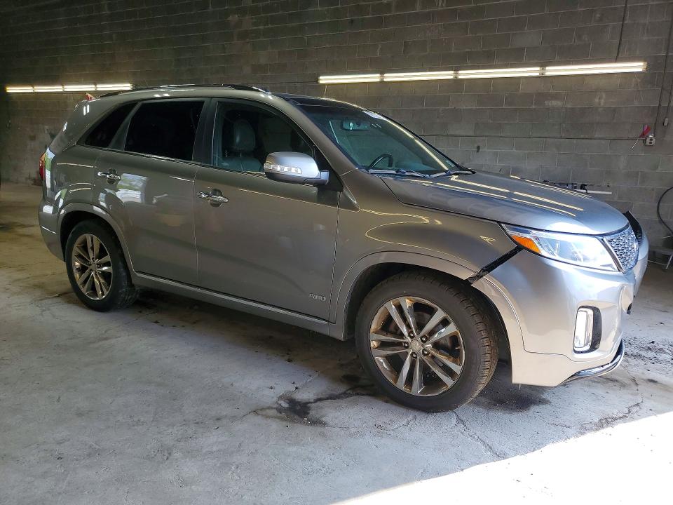 Photo 4 from auction – 2014 KIA SORENTO with VIN 5XYKWDA74EG523677