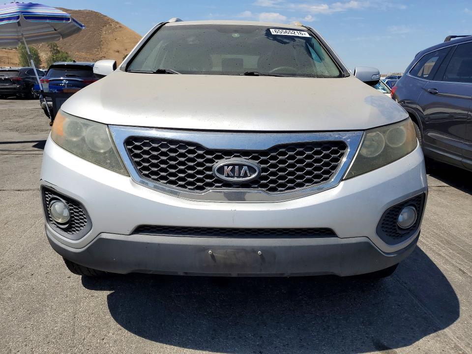 Photo 5 from auction – 2011 KIA SORENTO with VIN 5XYKT3A19BG157631