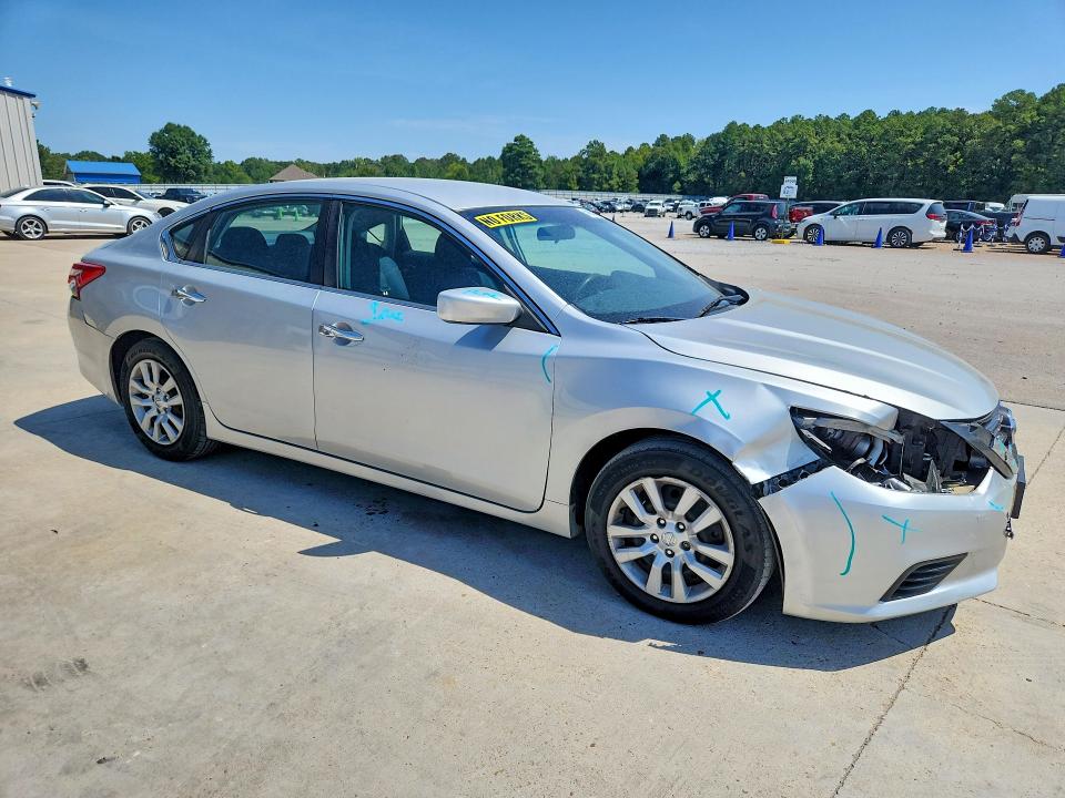 Photo 4 from auction – 2017 NISSAN ALTIMA with VIN 1N4AL3AP0HC186499