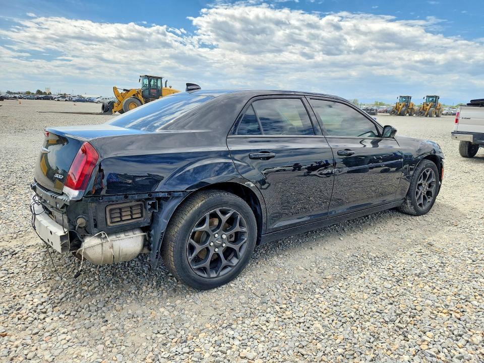 Photo 3 from auction – 2019 CHRYSLER 300 with VIN 2C3CCARG7KH691010