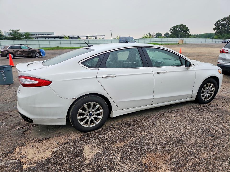 Photo 3 from auction – 2015 FORD FUSION with VIN 3FA6P0K92FR282335