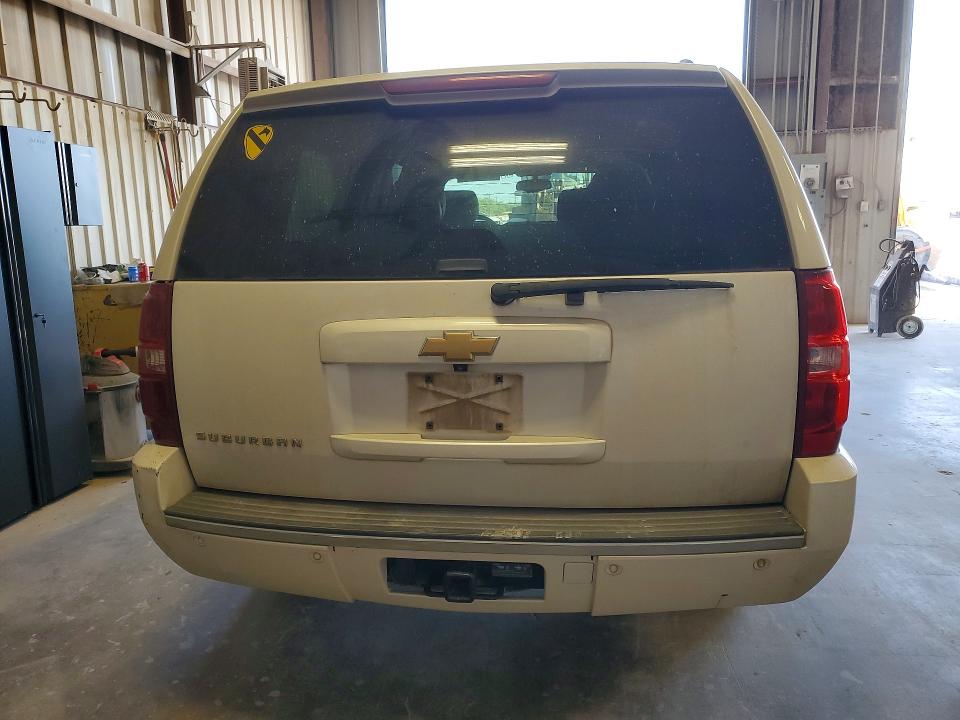 Photo 6 from auction – 2013 CHEVROLET SUBURBAN with VIN 1GNSCKE02DR366037