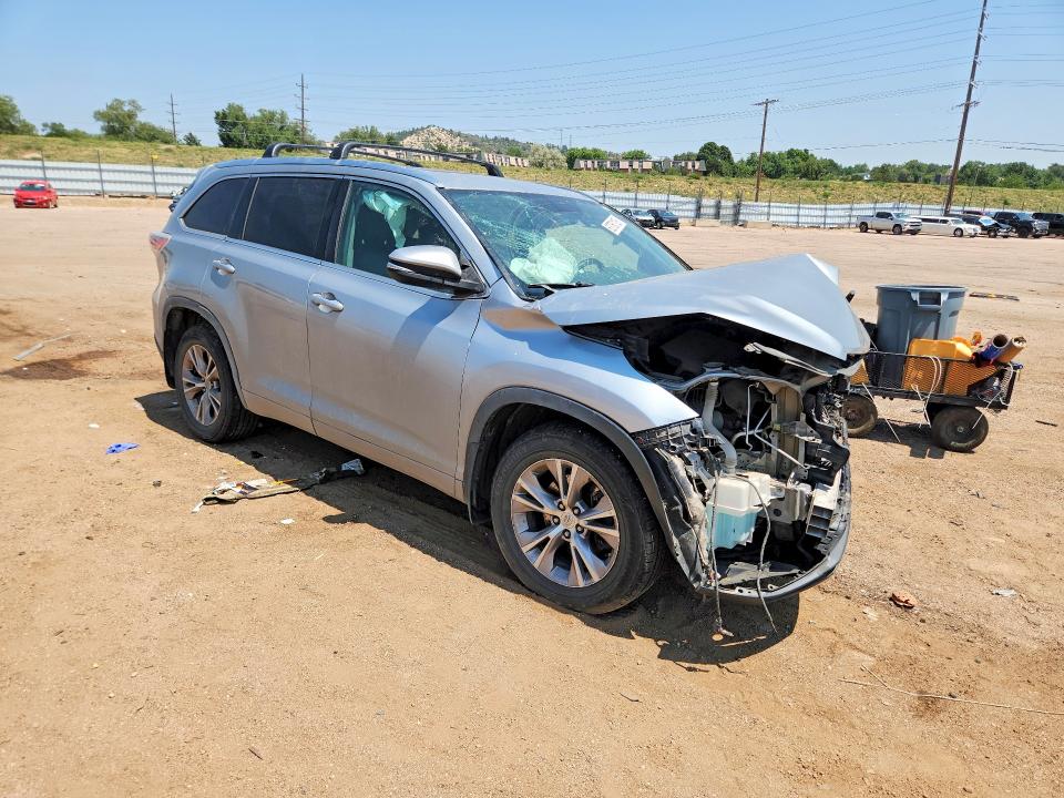 Photo 4 from auction – 2015 TOYOTA HIGHLANDER with VIN 5TDJKRFH9FS183114