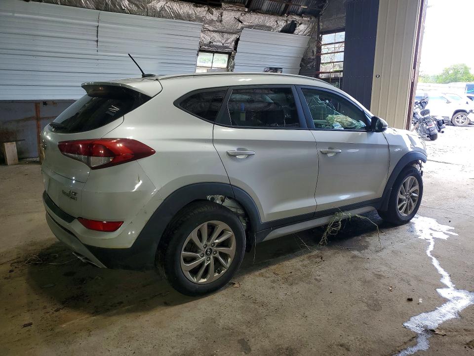Photo 3 from auction – 2017 HYUNDAI TUCSON with VIN KM8J3CA28HU577968