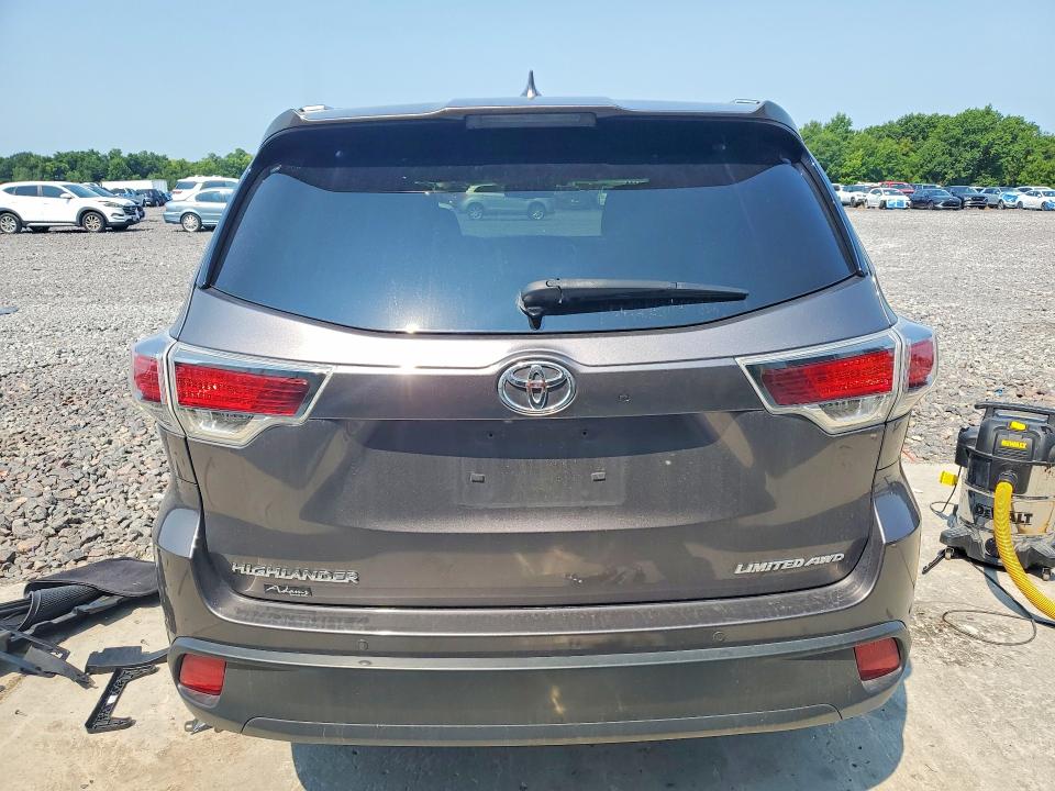 Photo 6 from auction – 2016 TOYOTA HIGHLANDER with VIN 5TDDKRFH2GS241059