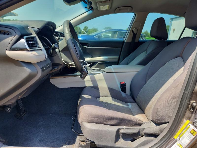 Photo 7 from auction – 2018 TOYOTA CAMRY with VIN 4T1B11HK2JU077315