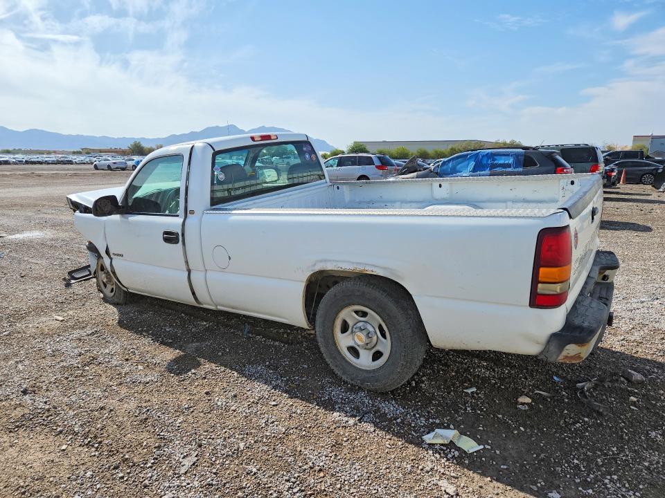 Photo 2 from auction – 2000 CHEVROLET SILVERADO with VIN 1GCEC14W9YE173399