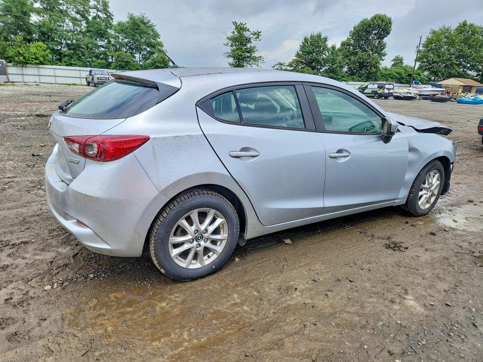 Foto 3 de la subasta – 2018 MAZDA 3 con VIN 3MZBN1K77JM231354