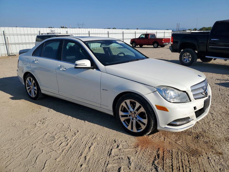 Photo 4 from auction – 2012 MERCEDES-BENZ C with VIN WDDGF4HBXCA650260