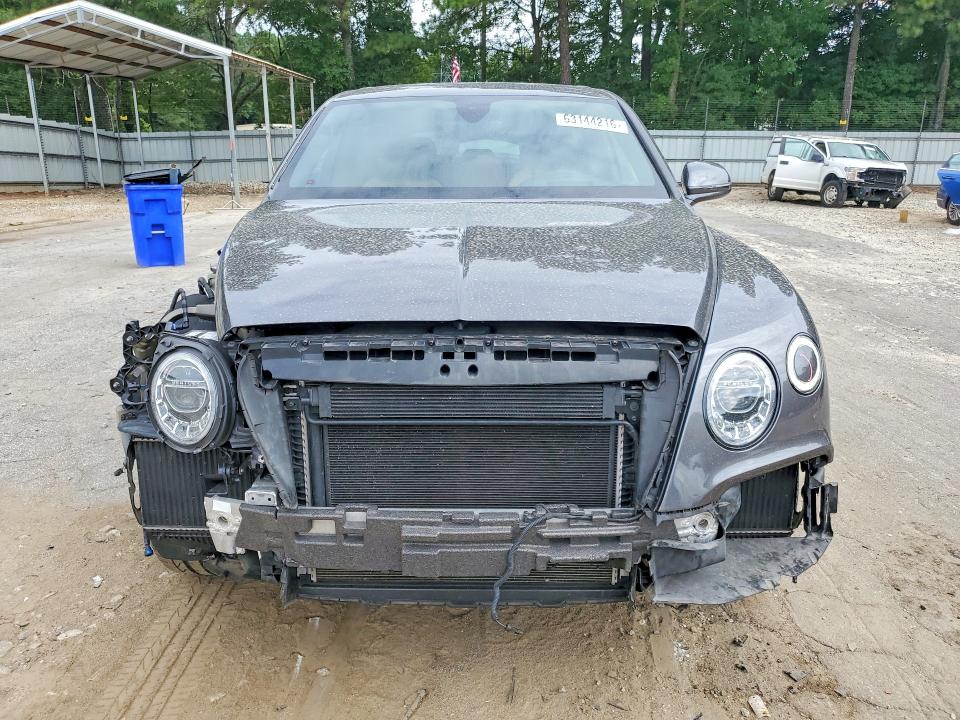 Photo 5 from auction – 2018 BENTLEY BENTAYGA with VIN SJAAC2ZV6JC018686