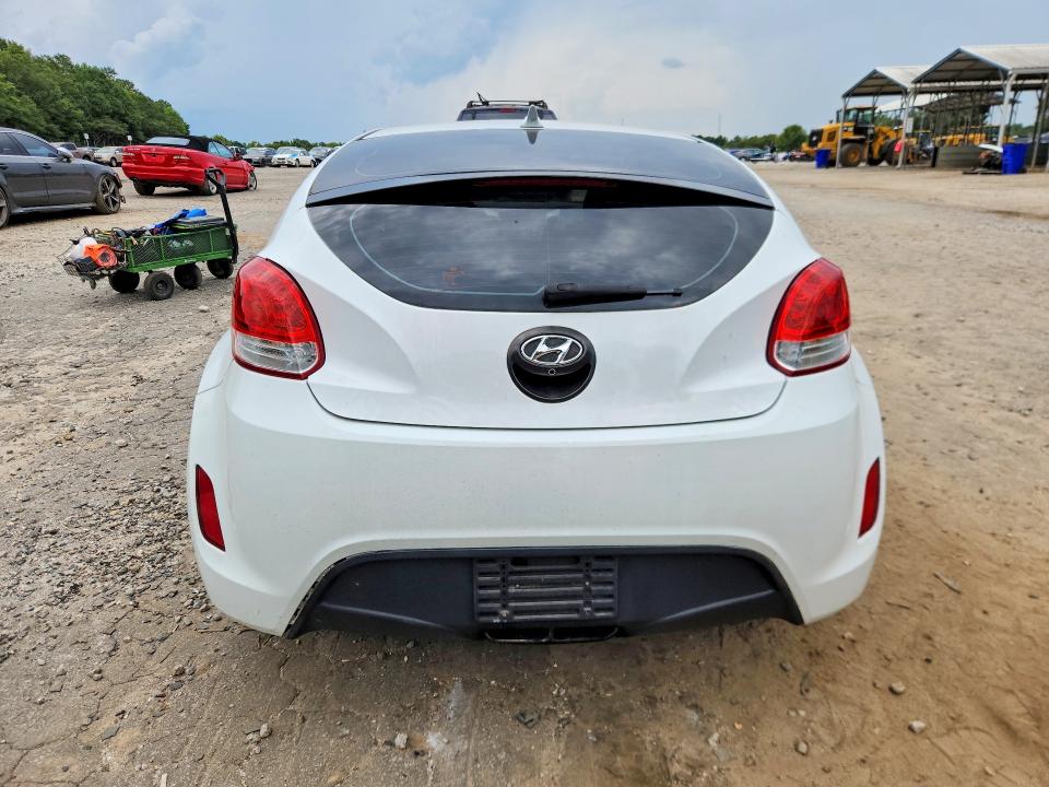 Photo 6 from auction – 2015 HYUNDAI VELOSTER with VIN KMHTC6AD2FU225610