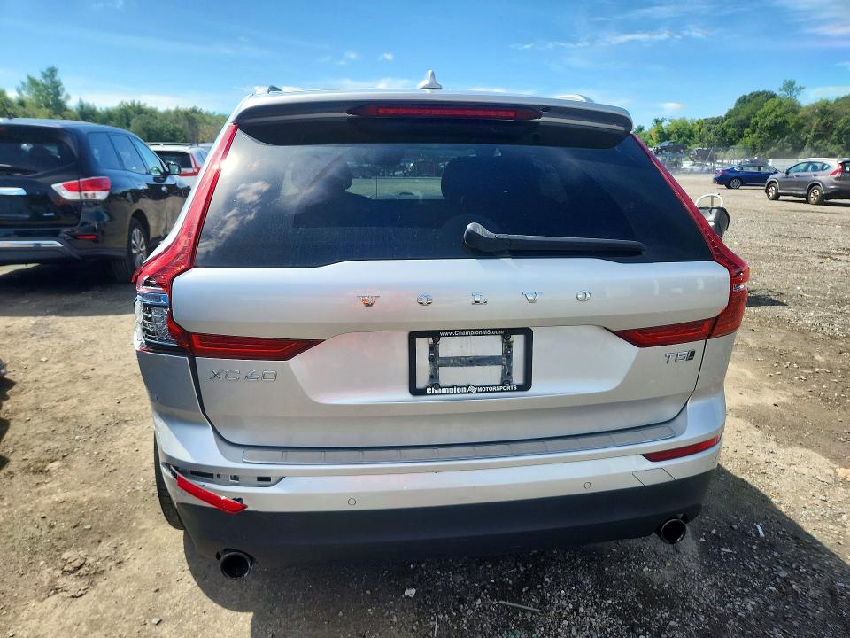 Photo 6 from auction – 2018 VOLVO XC60 with VIN LYV102RK5JB082378