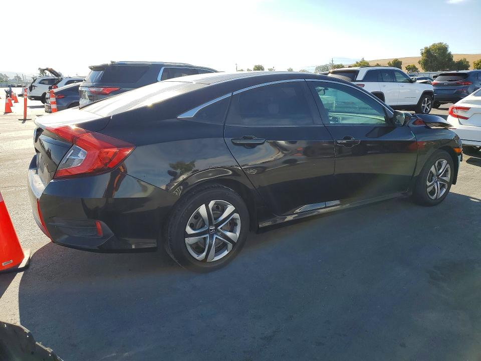 Photo 3 from auction – 2017 HONDA CIVIC with VIN 2HGFC2F53HH523344