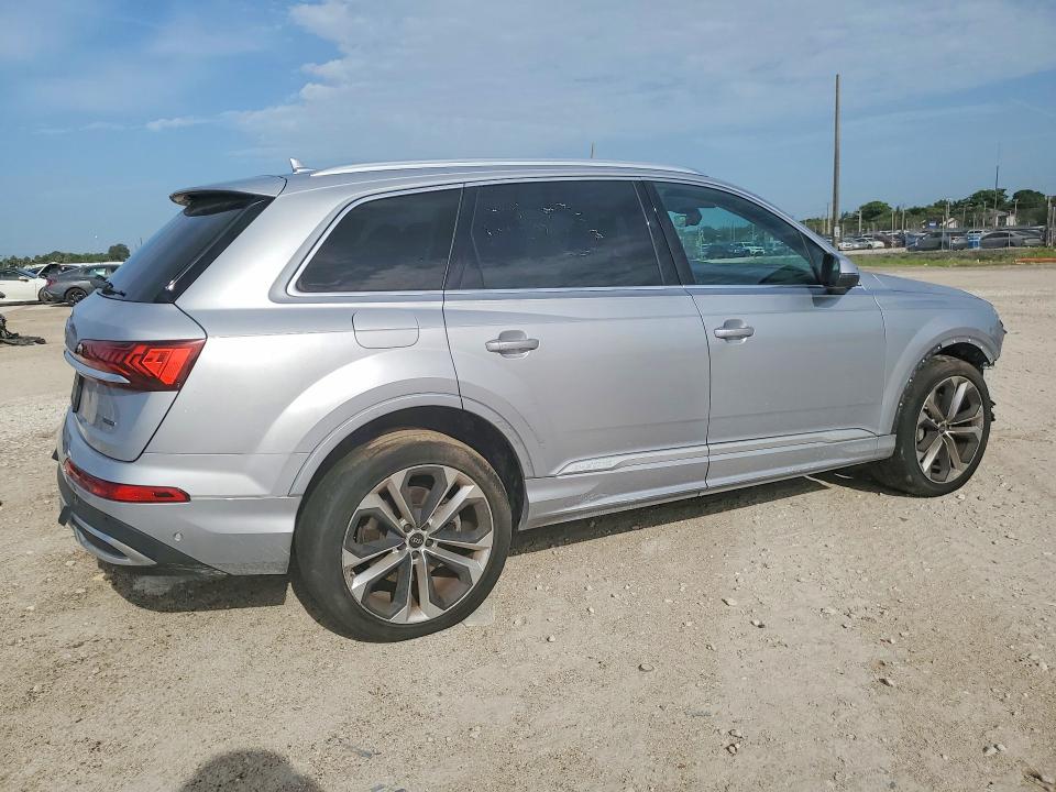Photo 3 from auction – 2022 AUDI Q7 with VIN WA1LXBF72ND014713
