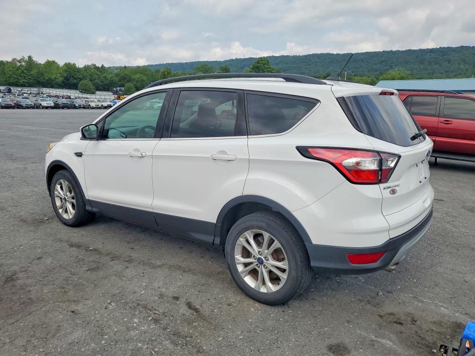 Photo 2 from auction – 2018 FORD ESCAPE with VIN 1FMCU9GD8JUA60368