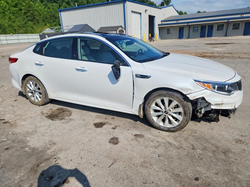 Photo 4 from auction – 2016 KIA OPTIMA with VIN 5XXGU4L36GG012579
