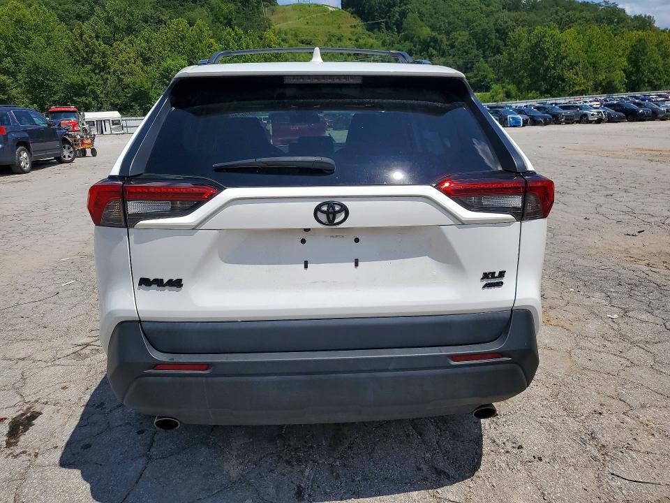 Photo 6 from auction – 2020 TOYOTA RAV4 with VIN 2T3P1RFV7LC140616