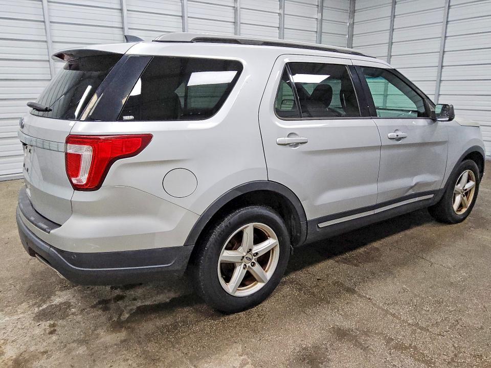 Снимка 3 от търг – 2018 FORD EXPLORER с VIN 1FM5K7D87JGA91765